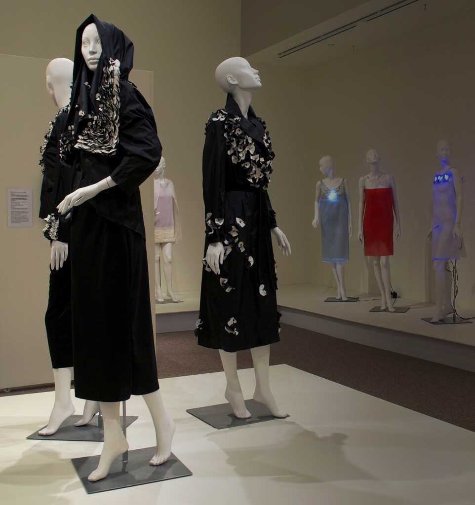 Kent State University Museum – Shifting Paradigms: Fashion + Technology ...